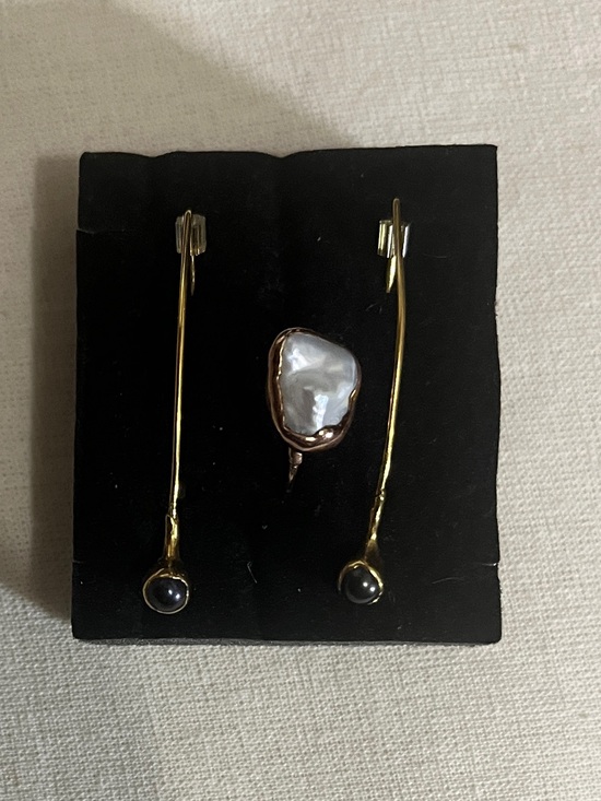 Ringcrush Jewelry - Ringcrush 24K Gold Filled White Pearl Ring and Black Pearl Drop Earrings